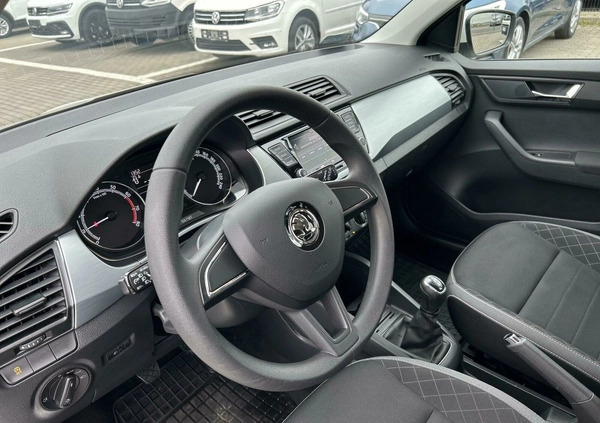 Skoda Fabia cena 45900 przebieg: 90700, rok produkcji 2019 z Żychlin małe 301